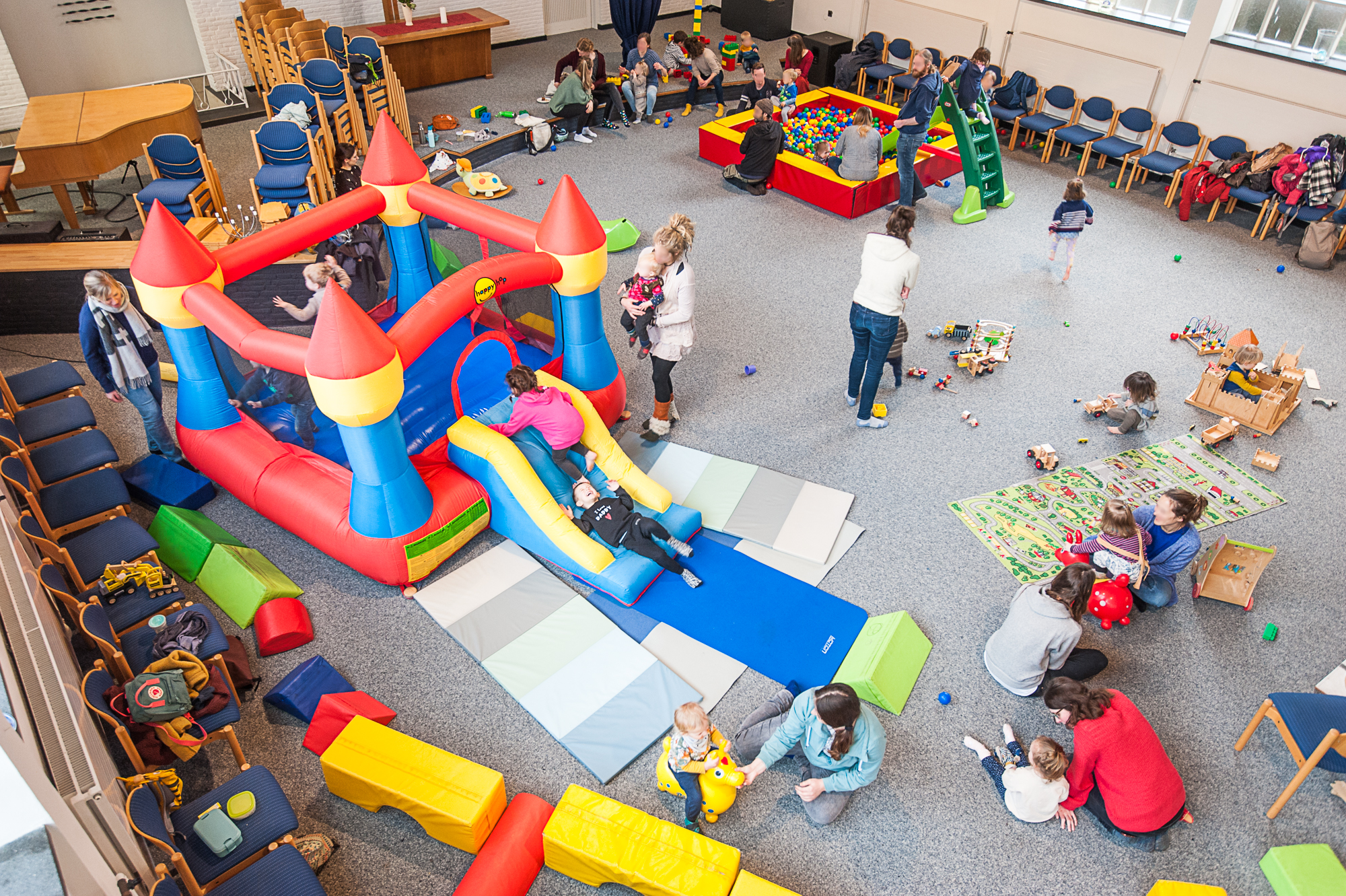 „Toben in der Kirche“, erschienen am 14. März 2026 in den Kieler Nachrichten, Gott und die Welt